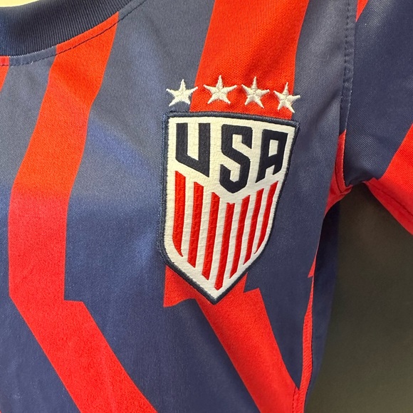 Nike women’s USA jersey dri-fit small - Picture 2 of 4